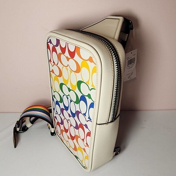 NWT Coach CJ581 MEN'S Sullivan Pack In Rainbow Signature Canvas - Picture 2 of 7